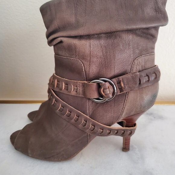 GUESS Boho Grey Leather Strappy Peep Toe Ankle Booties Women's Shoes Size 8.5 - Picture 13 of 15
